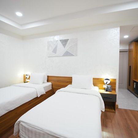Avant Express Hotel Pool&Spa Ташкент Экстерьер фото