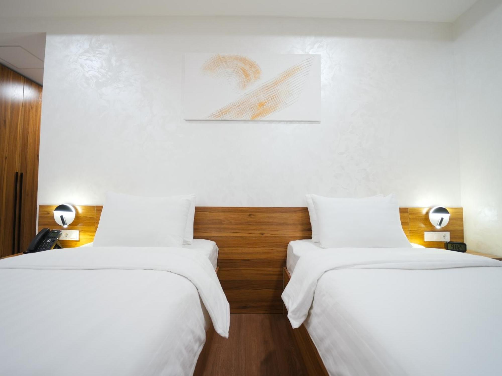 Avant Express Hotel Pool&Spa Ташкент Экстерьер фото